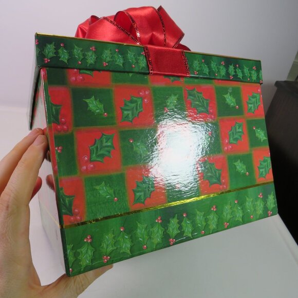 Red and Green Holly gift box w wired ribbon bow Christmas Holiday - Picture 2 of 6